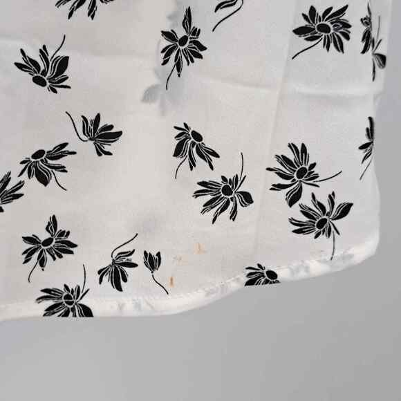 Lane Bryant Blouse Top 14 Floral Short Ruffle Flutter Sleeve Casual Black White - Picture 8 of 8